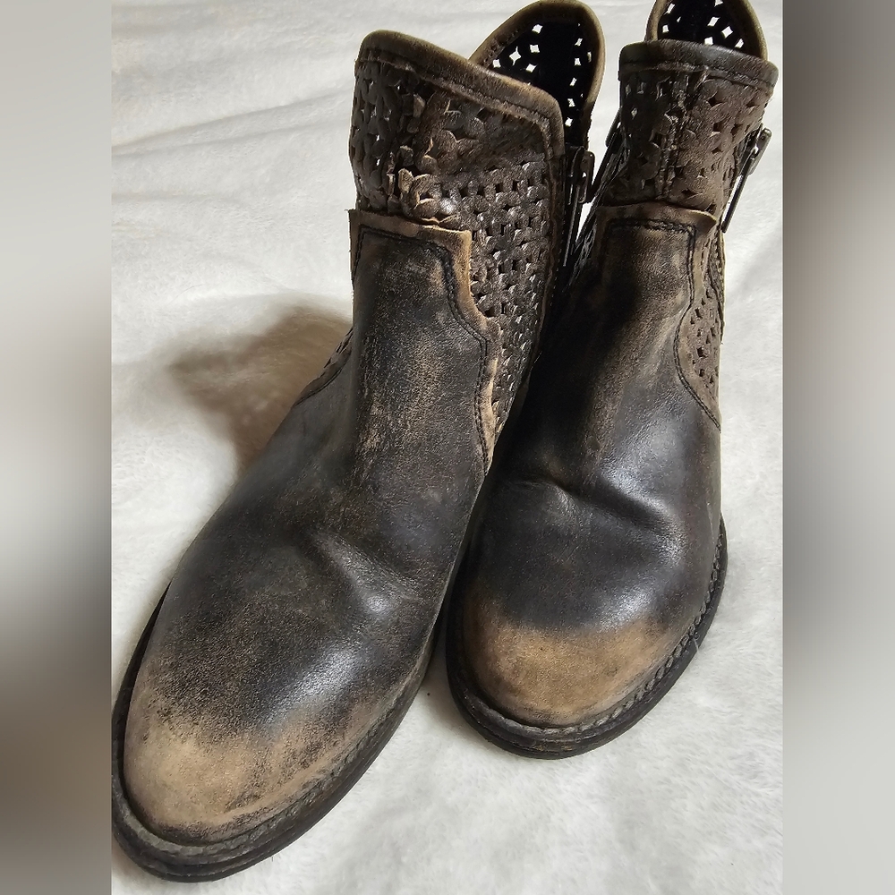 Circle G Distressed Black and Brown Ankle Boots